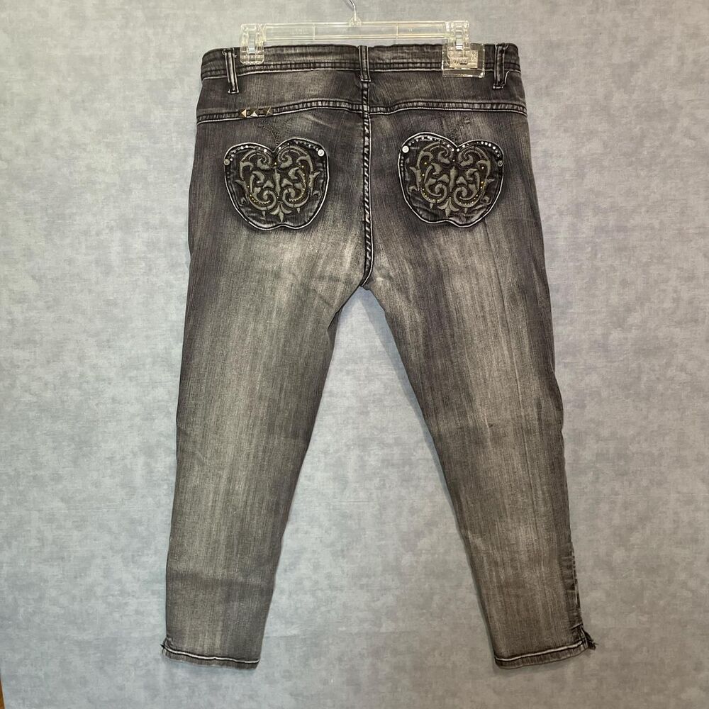 Apple Bottom jeans